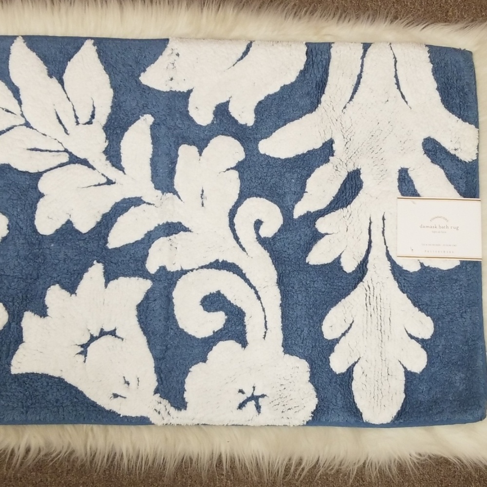 Pottery Barn Damask Bath  Rug